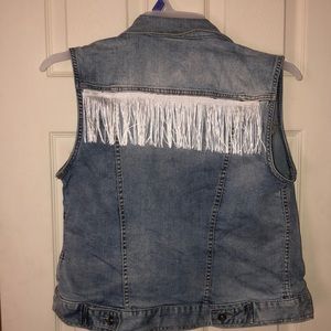 Jean jacket vest w white fringe